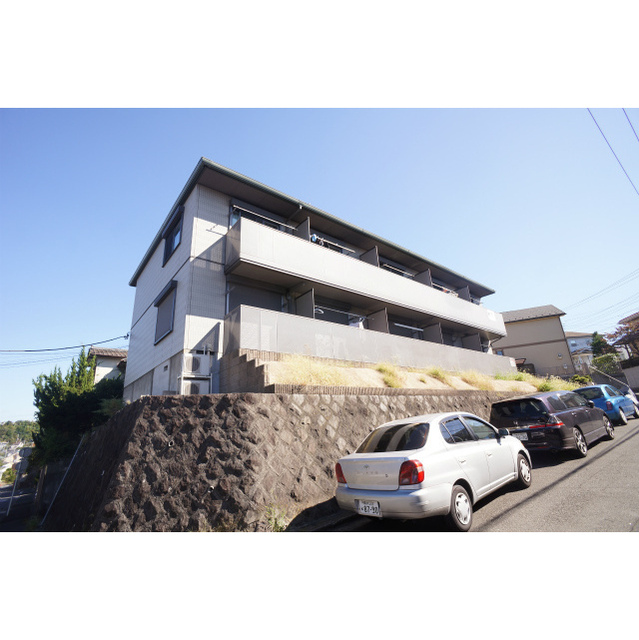 閑静な住宅地の高台に建つ住環境良好物件♪